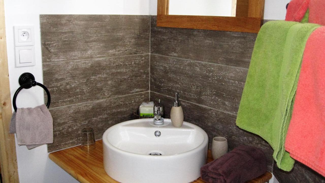 Le Clos De La Roche Goven Bagian luar foto